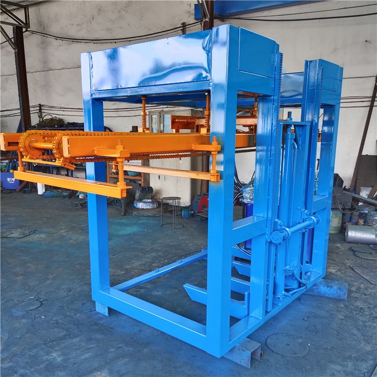 全自動送板機廠家?guī)私馊詣铀桶鍣C的工作原理