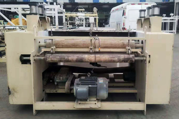 關(guān)于全自動刮膩子機特點的介紹